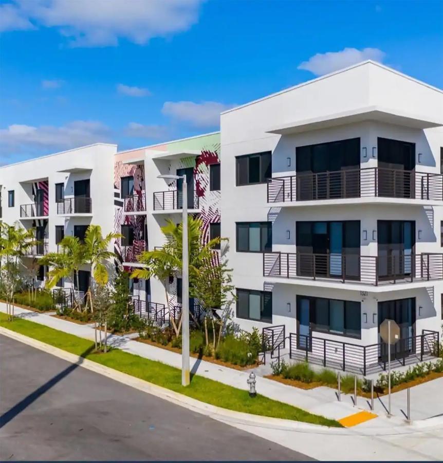 Lux Place And Cozy 3Beds 2Rooms Enjoy Life In Wpb Gym, Ev Station Nearby The Downtown And Beaches West Palm Beach Exterior photo